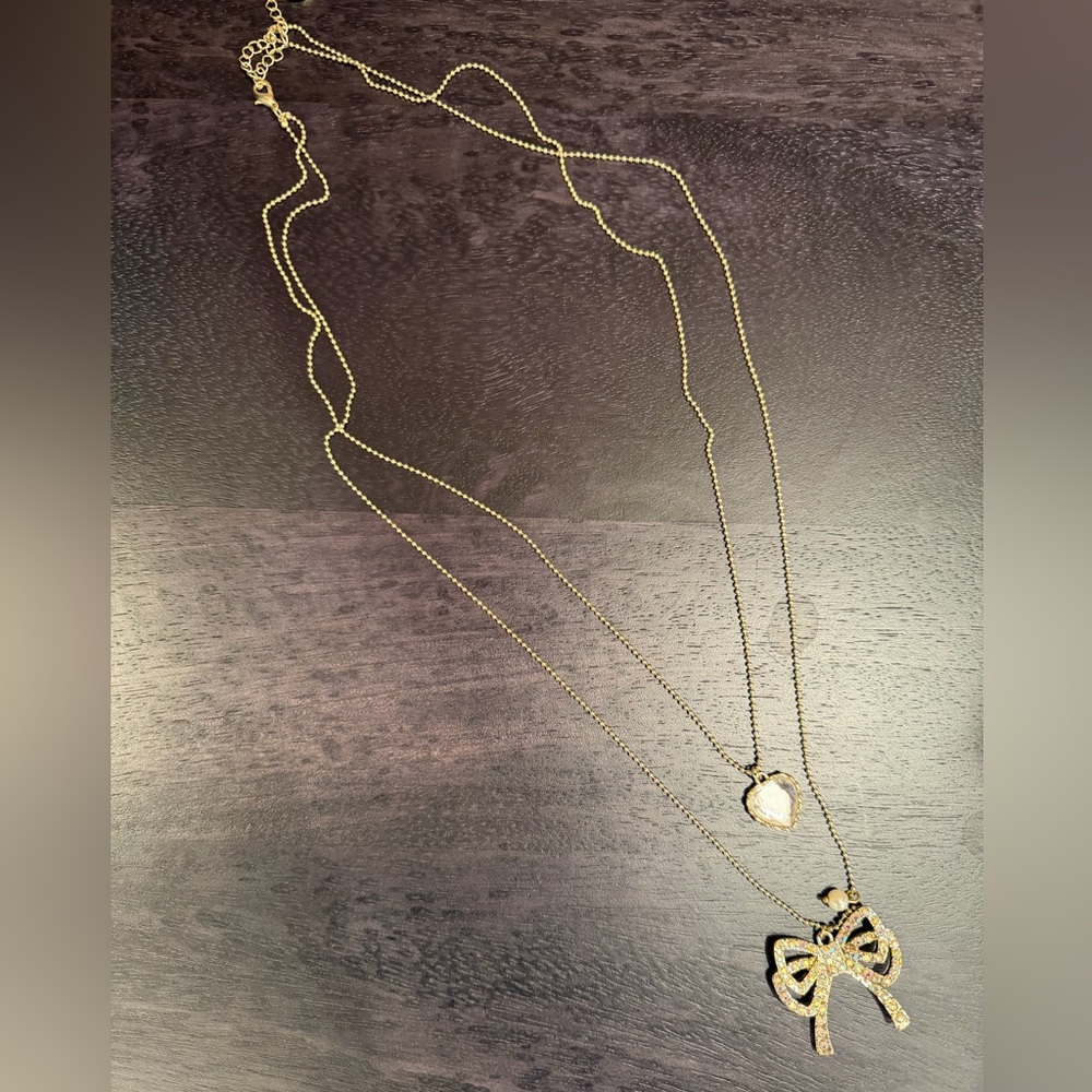 Vintage Betsey Johnson Elegant Gold Bow Pendant Necklace
